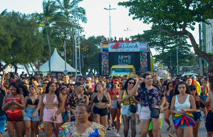 Depois de dois anos, 21° Parada da Diversidade retoma ruas de Boa Viagem