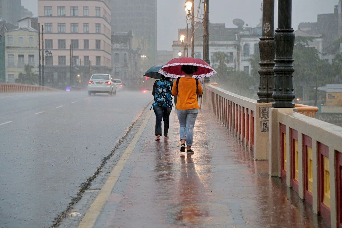 Apac emite alerta de chuva de moderada a forte para RMR e Zonas da Mata Norte e Sul de Pernambuco