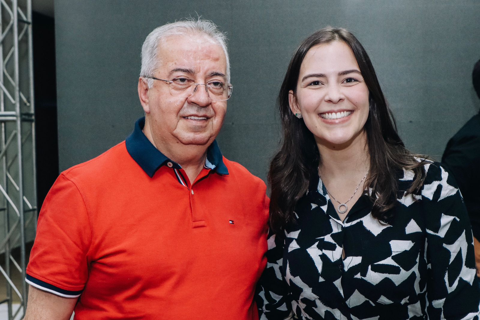 Maria Arraes participa de lançamento do Natal de Gravatá ao lado do prefeito da cidade, Padre Joselito Gomes