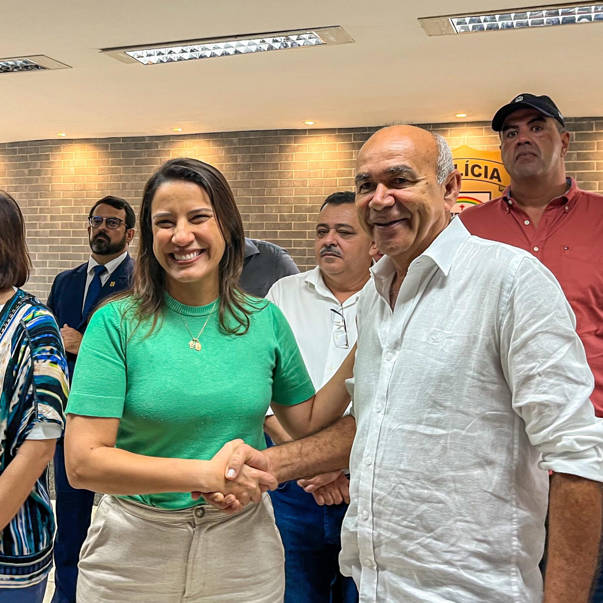 Eduardo Honório recebe Raquel Lyra na entrega do Complexo Policial de Goiana