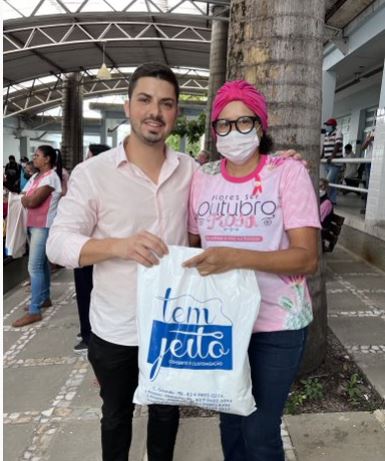 Outubro Rosa: Rede Tem jeito promove ação social com doação de turbantes ao hospital da FAP